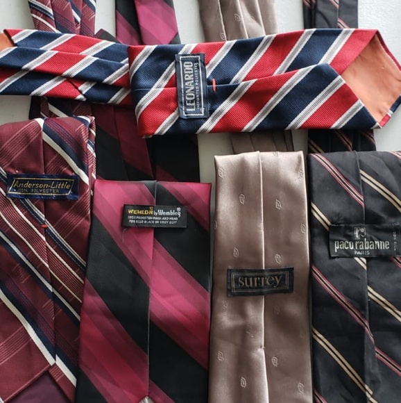 Mix brand ties
10 ties - Picture 2 of 3